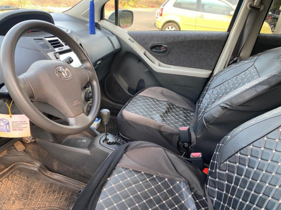 Toyota Yaris, Voitures, Conakry