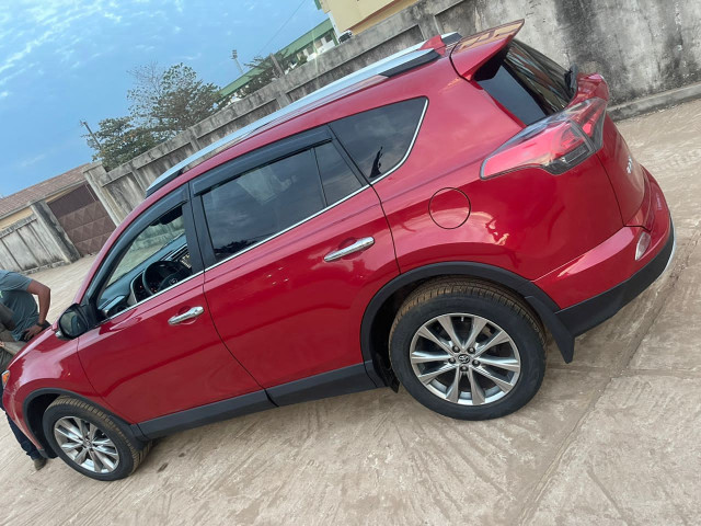 Toyota RAV4, Voitures, Conakry