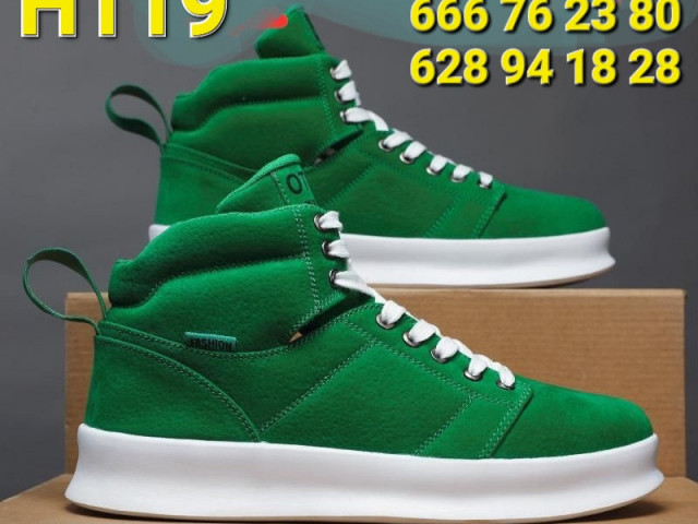 Différentes Chaussures, Chaussures, Conakry