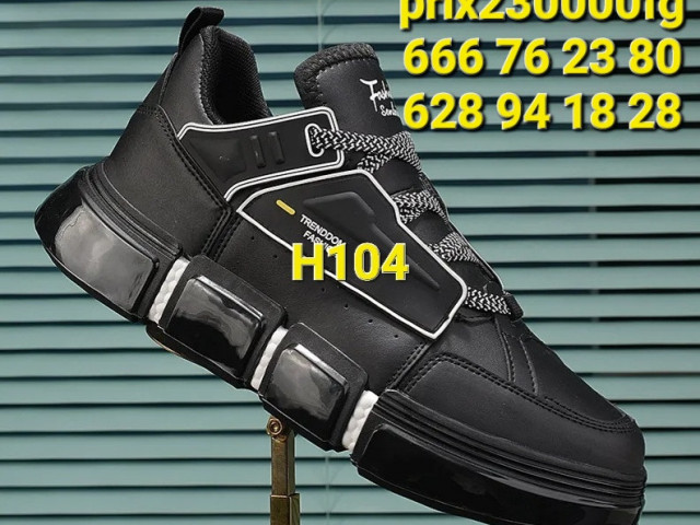 Différentes Chaussures, Chaussures, Conakry