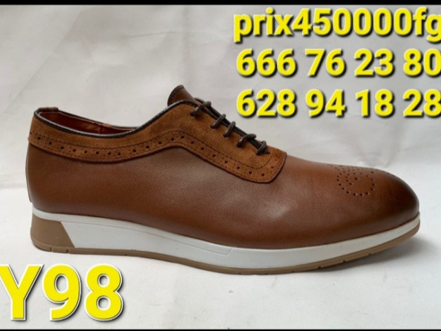 Différentes Chaussures, Chaussures, Conakry