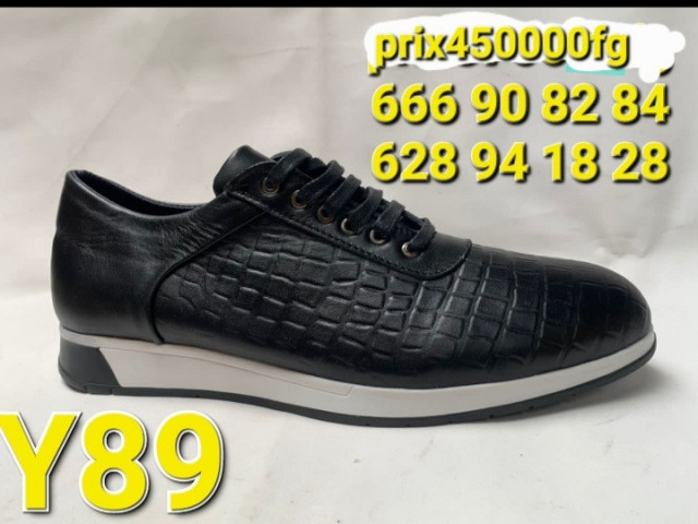Différentes Chaussures, Chaussures, Conakry