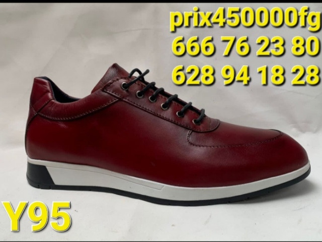 Différentes Chaussures, Chaussures, Conakry