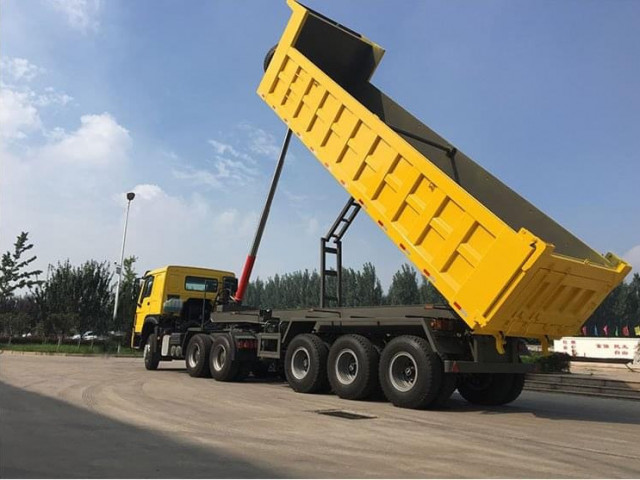 Sinotruk Howo, Remorques - Conteneurs, Conakry