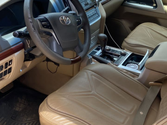 Toyota Land Cruiser, Voitures, Conakry