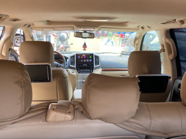 Toyota Land Cruiser, Voitures, Conakry