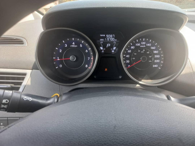 Hyundai Elantra, Voitures, Conakry