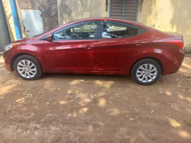 Hyundai Elantra, Voitures, Conakry