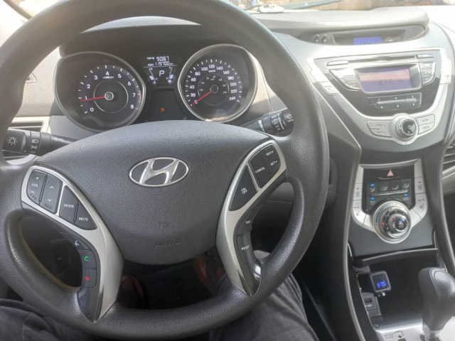 Hyundai Elantra, Voitures, Conakry