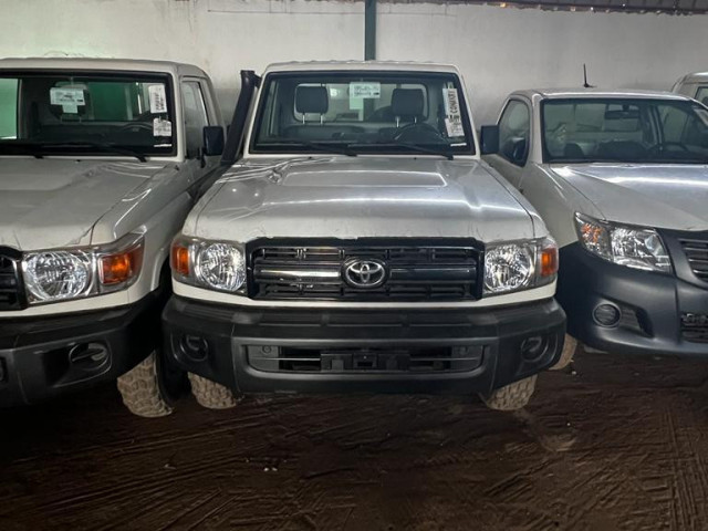 Toyota Land Cruiser, Voitures, Conakry