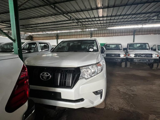 Toyota Land Cruiser, Voitures, Conakry