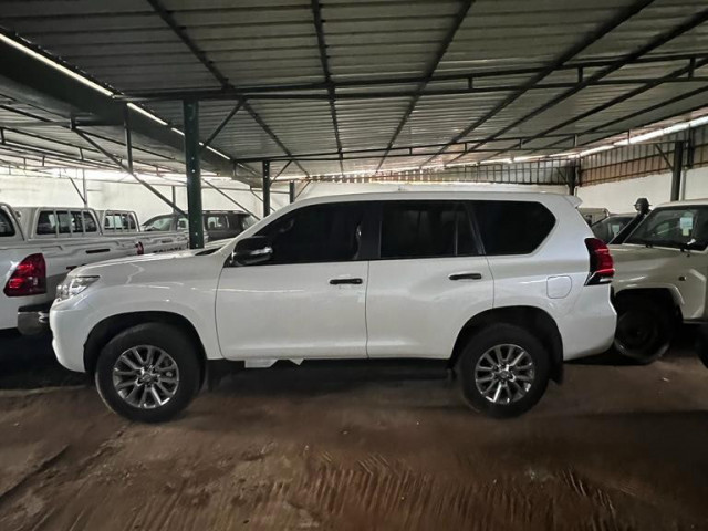 Toyota Land Cruiser, Voitures, Conakry