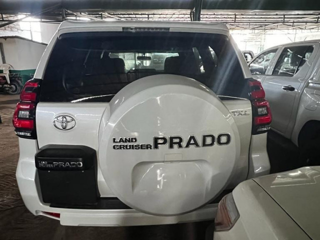 Toyota Land Cruiser, Voitures, Conakry