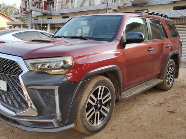 Toyota 4Runner, Voitures, Conakry