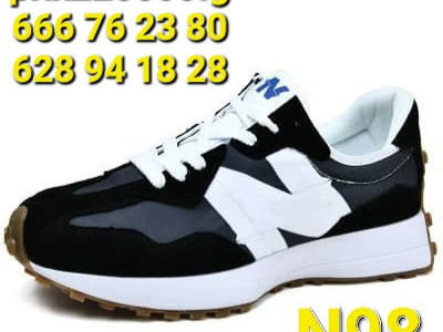 Différentes Chaussures, Chaussures, Conakry