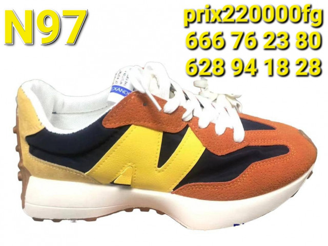 Différentes Chaussures, Chaussures, Conakry