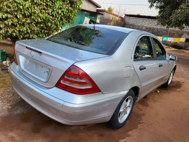 Merdeces-Benz Classe C, Voitures, Conakry