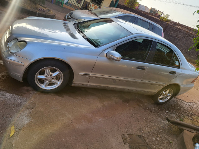 Merdeces-Benz Classe C, Voitures, Conakry