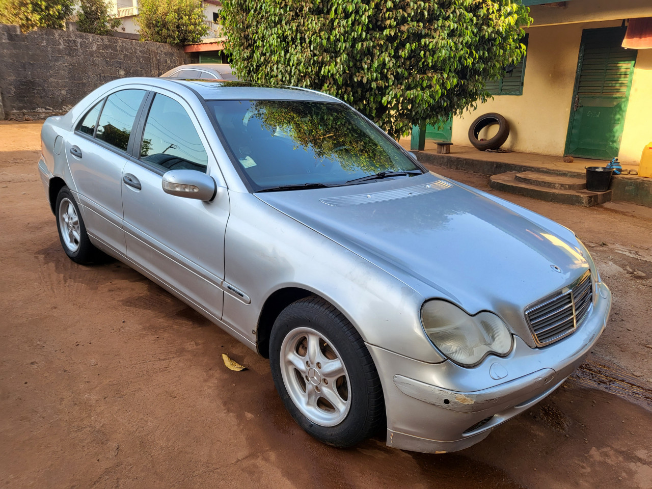 Merdeces-Benz Classe C, Voitures, Conakry