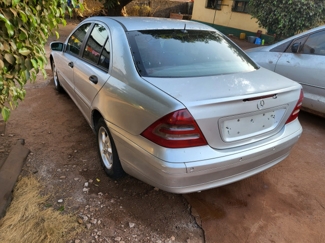 Merdeces-Benz Classe C, Voitures, Conakry