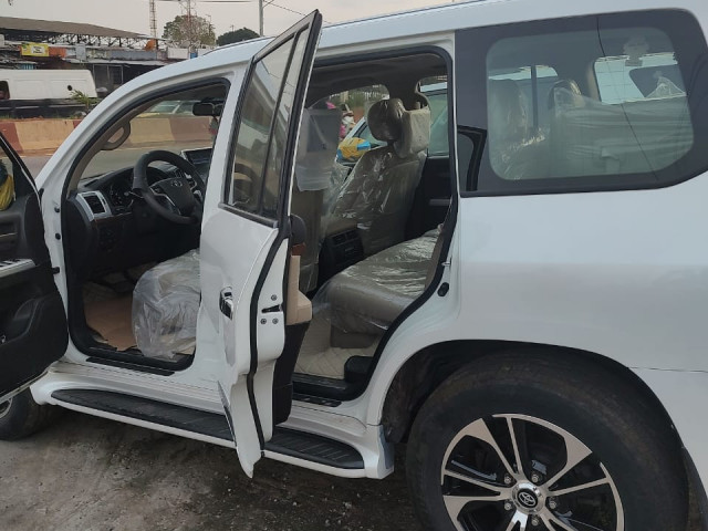 Toyota Land Cruiser, Voitures, Conakry