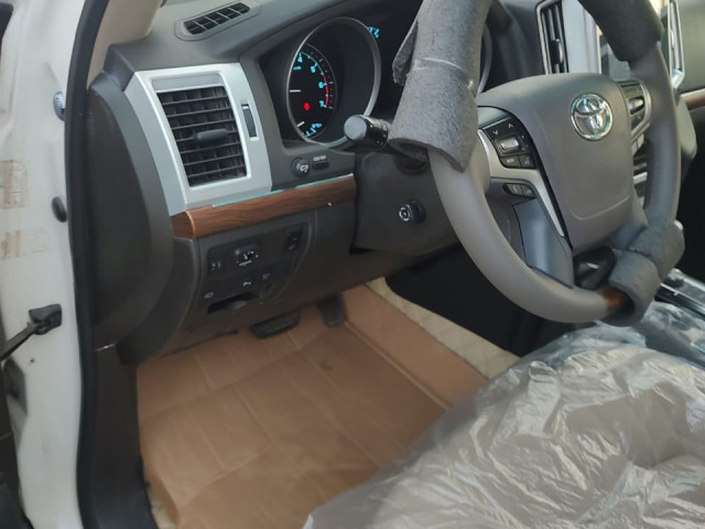 Toyota Land Cruiser, Voitures, Conakry
