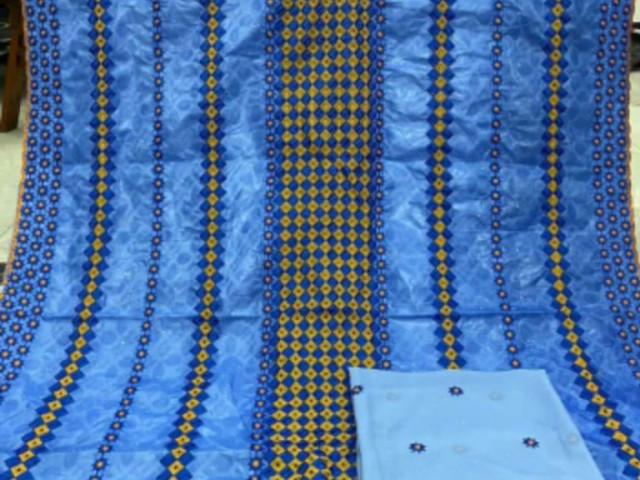 Différents Bazin, Vêtements, Conakry