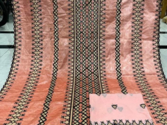 Différents Bazin, Vêtements, Conakry