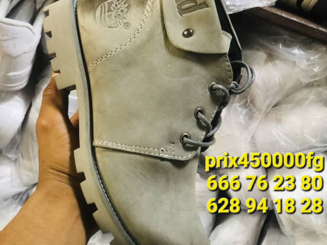 Différentes Chaussures, Chaussures, Conakry