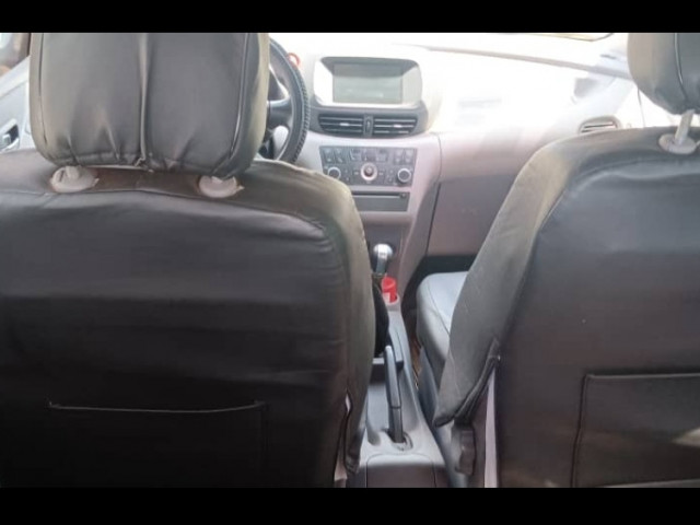 Nissan Almera Tino, Voitures, Conakry