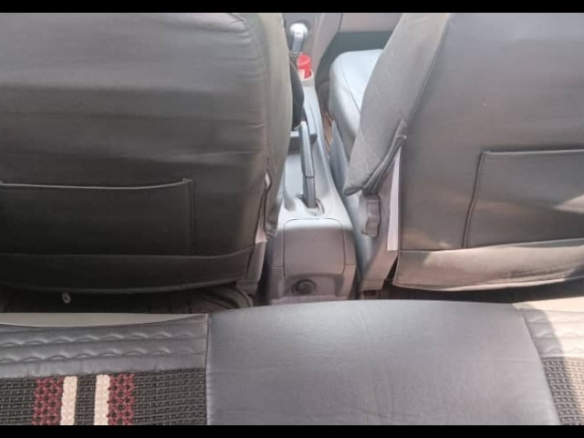 Nissan Almera Tino, Voitures, Conakry