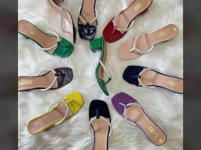 Différentes Chaussures, Vêtements, Conakry