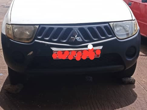 Mitsubishi L200, Voitures, Conakry