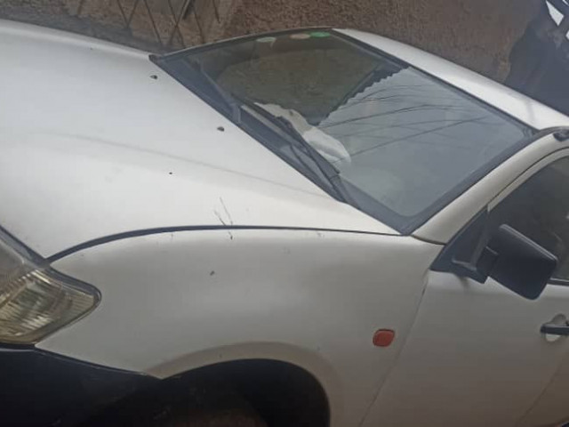 Mitsubishi L200, Voitures, Conakry