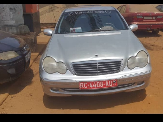 Mercedes-Benz Classe C, Voitures, Conakry