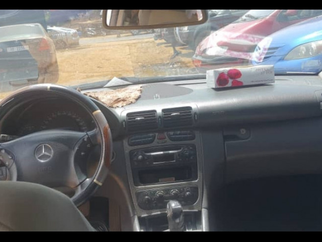 Mercedes-Benz Classe C, Voitures, Conakry