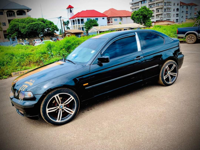 BMW Série 3, Voitures, Conakry