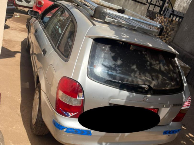Mazda 323, Voitures, Conakry