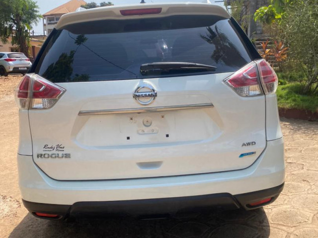 Nissan Rogue, Voitures, Conakry