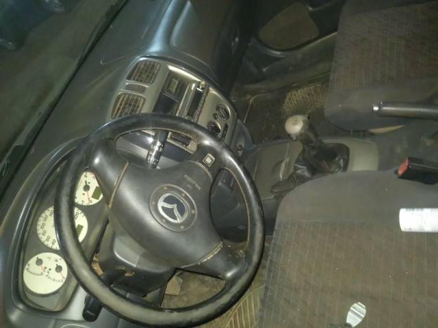 Mazda 323, Voitures, Conakry