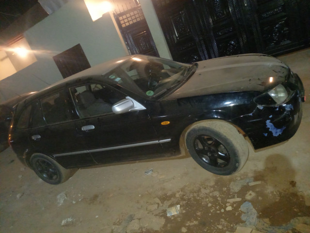 Mazda 323, Voitures, Conakry