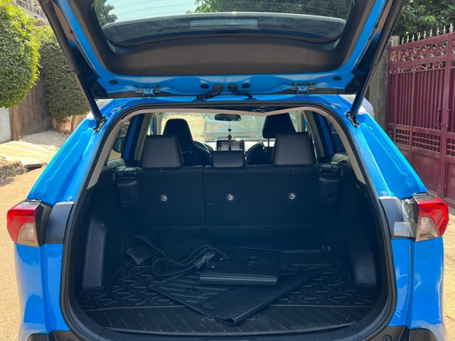 Toyota RAV4, Voitures, Conakry