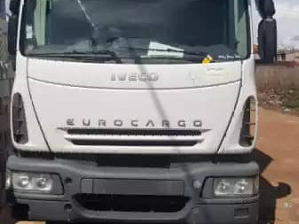 Camion Iveco, Camions - Autobus, Conakry