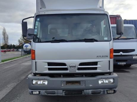 Camion Nissan Atleon, Camions - Autobus, Conakry