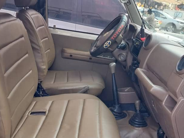 Toyota Land Cruiser, Voitures, Conakry