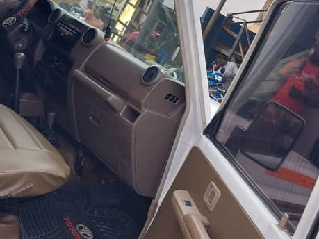 Toyota Land Cruiser, Voitures, Conakry