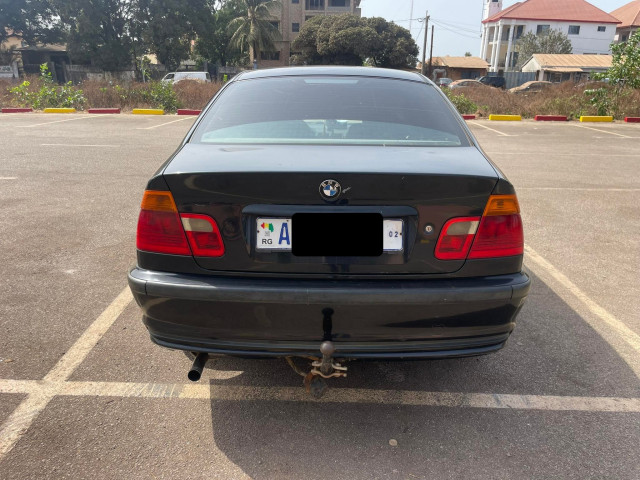 BMW Série 3, Voitures, Conakry