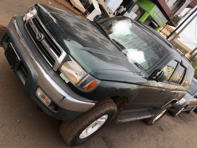 Toyota 4Runner, Voitures, Conakry