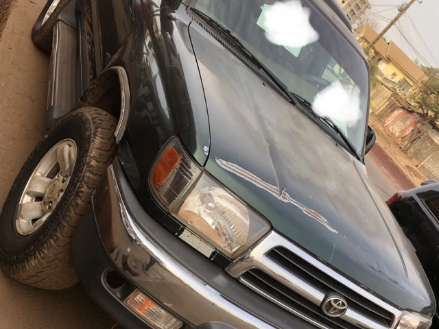 Toyota 4Runner, Voitures, Conakry