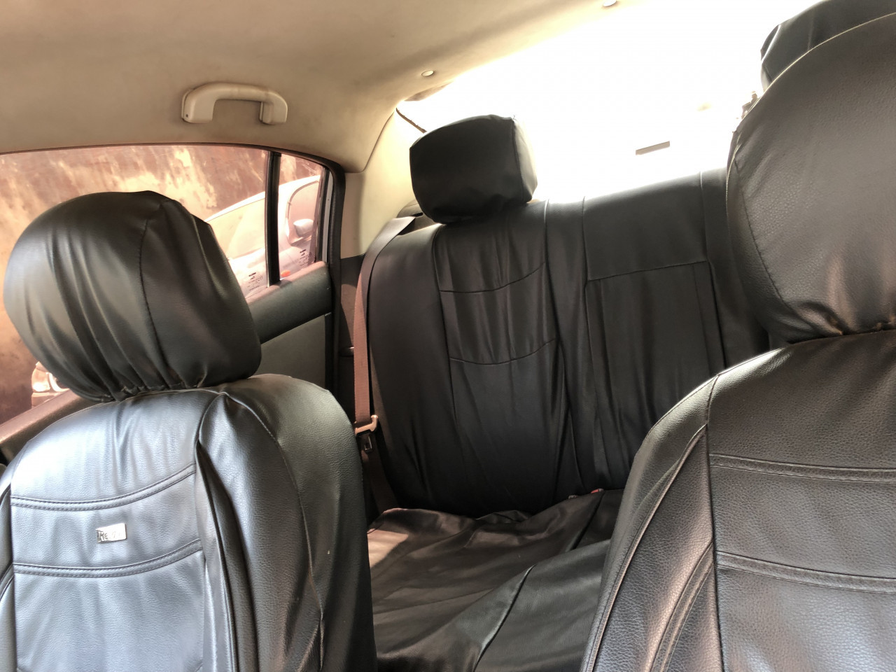 Nissan Sentra, Voitures, Conakry